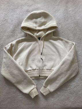 Dfyne cropped cream hoodie
